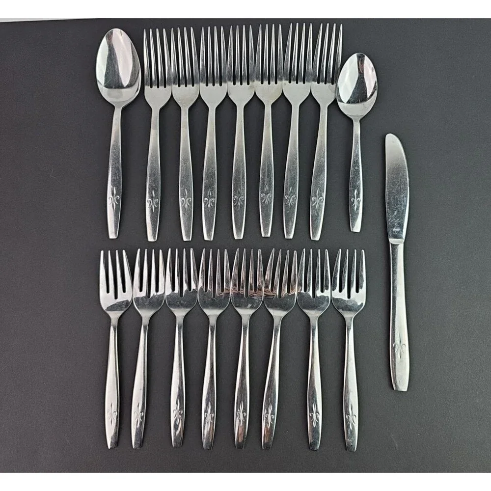 Vintage Fleur-de-lis Design Stainless Flatware Japan 18 Piece Replacement
